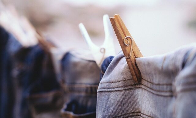 Ile kosztuje powieszenie lustra?