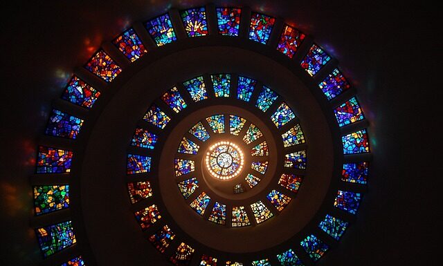 Ile miejsca potrzeba na okrągły stół?