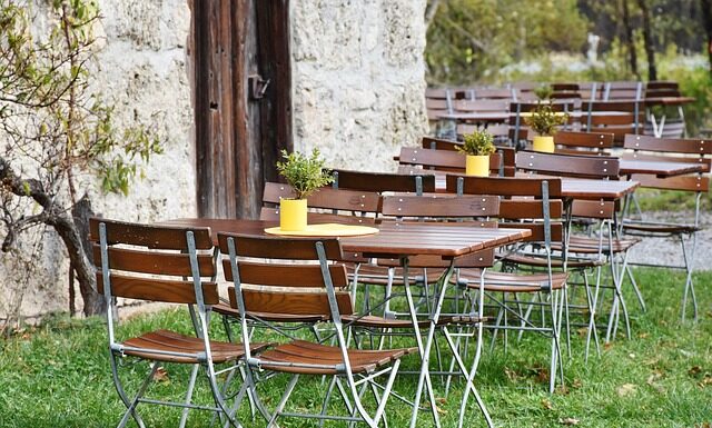 Z czego zrobić plan stołów?