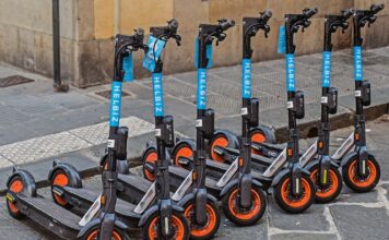 Jak podłączyć stacyjkę do hulajnogi?