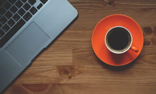 Jaki stół do małej jadalni?